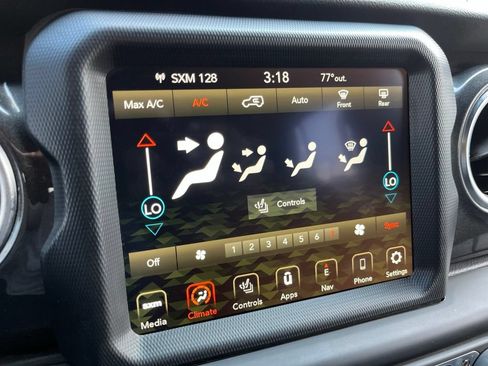 Used 2022 Jeep Wrangler Unlimited Rubicon w/ LED Lighting Group AWD/4WD image 73