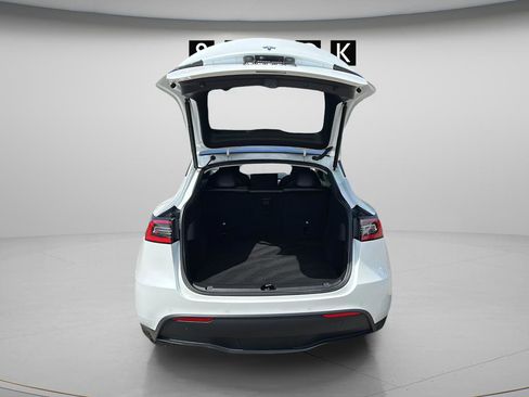 Used 2021 Tesla Model Y Long Range AWD/4WD image 12