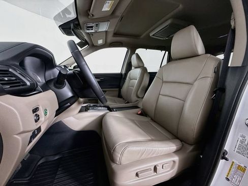 Used 2021 Honda Pilot Touring image 23
