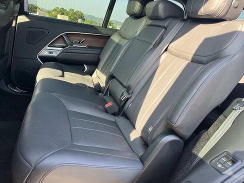 Used 2024 Land Rover Range Rover Long Wheelbase SE AWD/4WD image 10