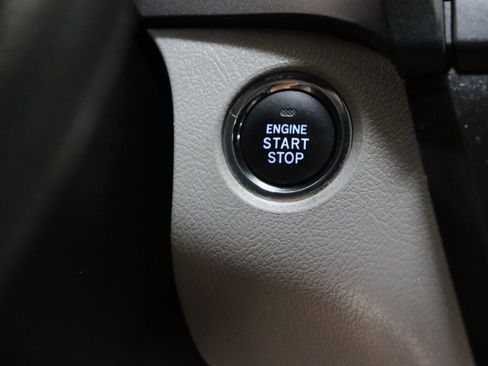 Used 2020 Toyota Sienna XLE w/ XLE Navigation Package image 18