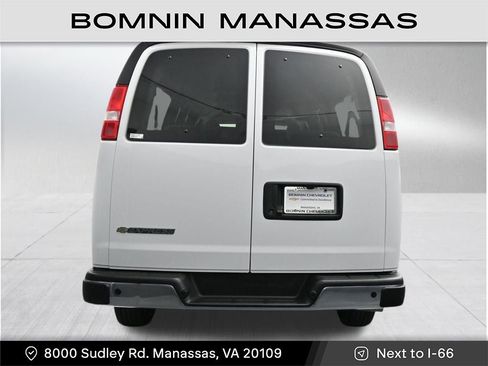 Used 2024 Chevrolet Express 3500 LT w/ LT Preferred Equipment Group RWD image 4