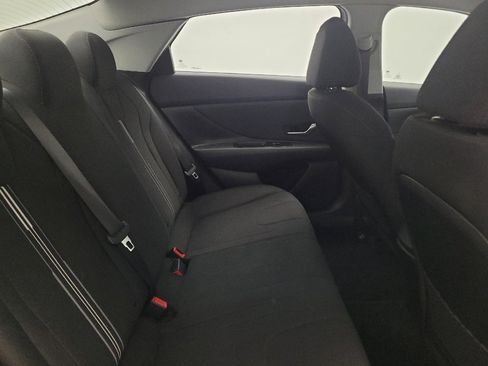 Used 2022 Hyundai Elantra SEL w/ Convenience Package FWD image 19