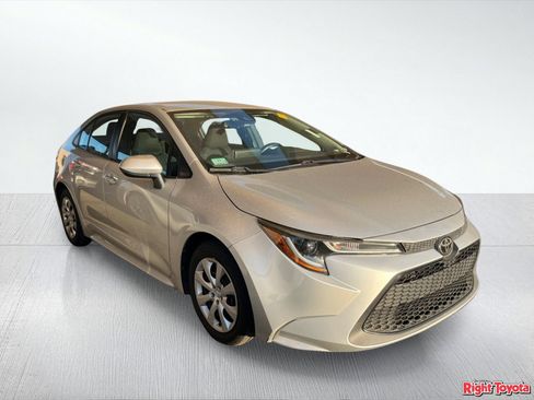 Used 2020 Toyota Corolla LE FWD image 5