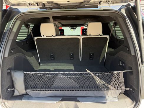 Used 2025 Cadillac Escalade ESV V AWD/4WD image 24