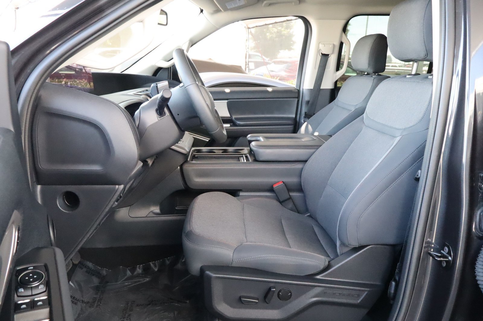 Used 2025 Ford Expedition Active RWD image 22
