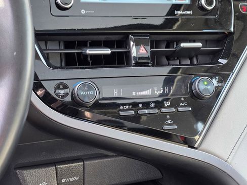 Used 2024 Toyota Camry SE image 33