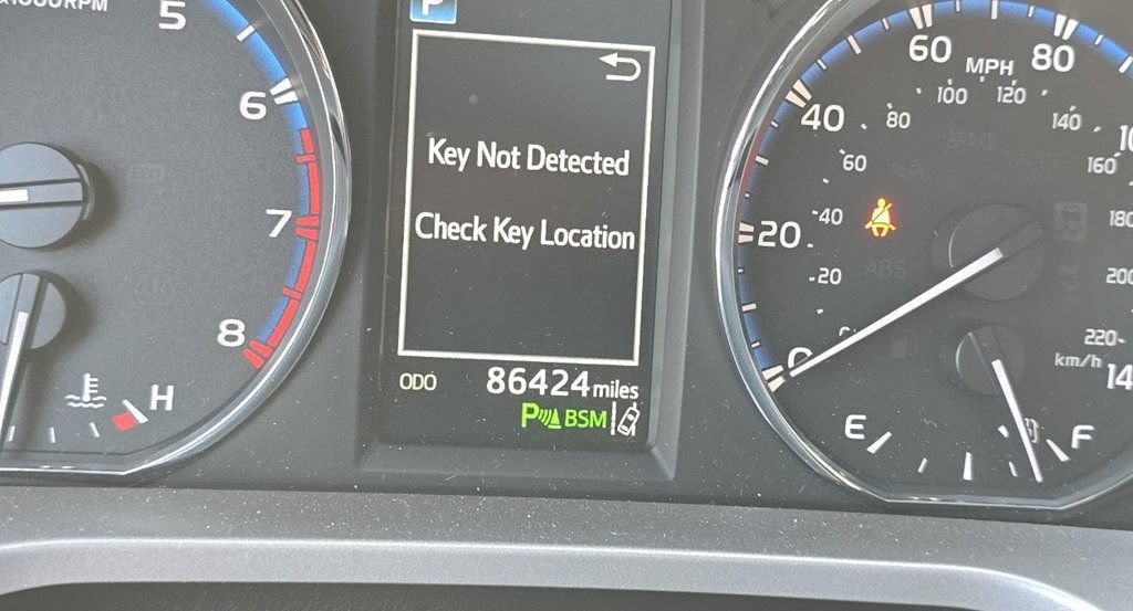 Used 2016 Toyota RAV4 Limited FWD image 11