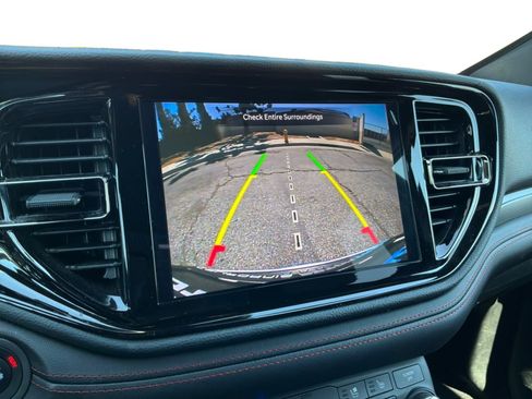 Used 2024 Dodge Durango GT RWD image 13
