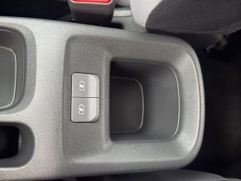 New 2025 Nissan Versa S image 28