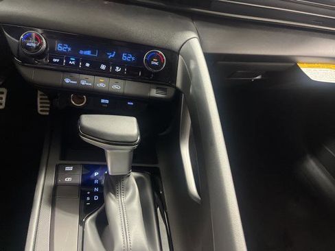 New 2025 Hyundai Elantra Sport image 18