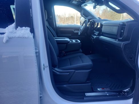 Used 2024 Chevrolet Silverado 2500 LT image 12