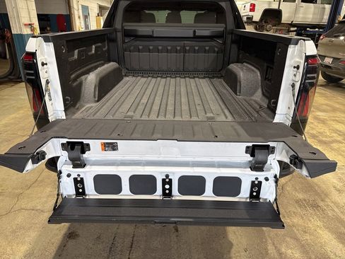 New 2025 GMC Sierra EV Denali image 16