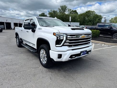 Used 2025 Chevrolet Silverado 2500 High Country w/ High Country Premium Package AWD/4WD image 8