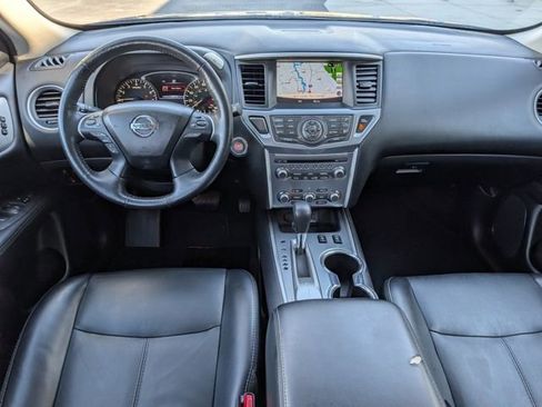Used 2019 Nissan Pathfinder SL image 12