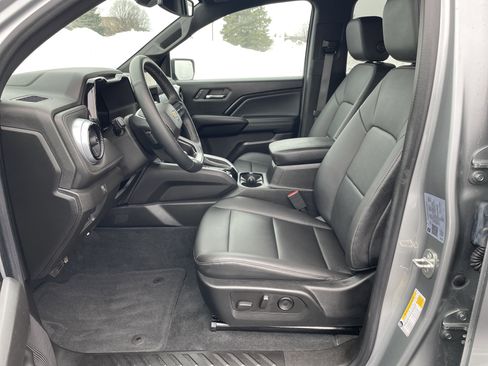 Used 2023 Chevrolet Colorado LT w/ LT Convenience Package III image 17