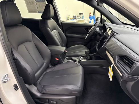 Used 2025 Subaru Forester Limited image 23