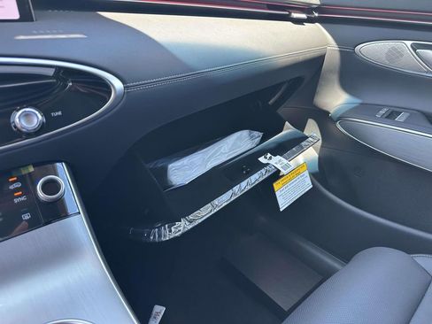 New 2026 Genesis GV70 2.5T Select AWD/4WD image 17
