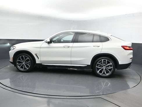 Used 2022 BMW X4 xDrive30i AWD/4WD image 4