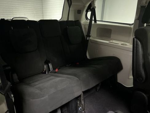 Used 2016 Dodge Grand Caravan SXT w/ Rear Park Assist Package FWD image 25