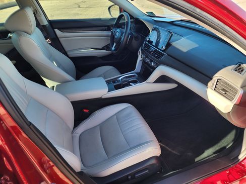 Used 2022 Honda Accord Touring image 13