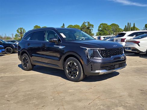New 2026 Kia Sorento S image 2