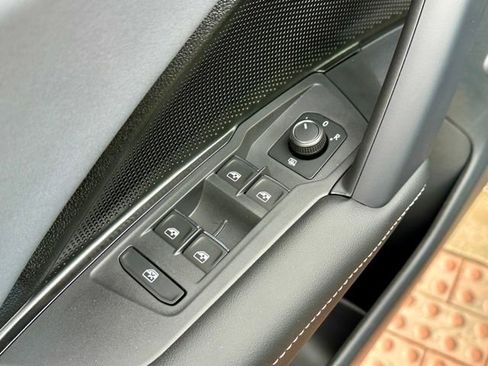 New 2026 Volkswagen Tiguan SE AWD/4WD image 11