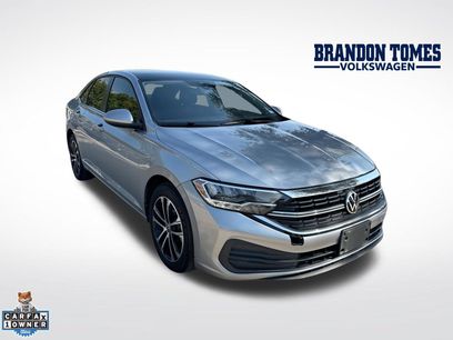 Used 2022 Volkswagen Jetta SE w/ Panoramic Sunroof Package
