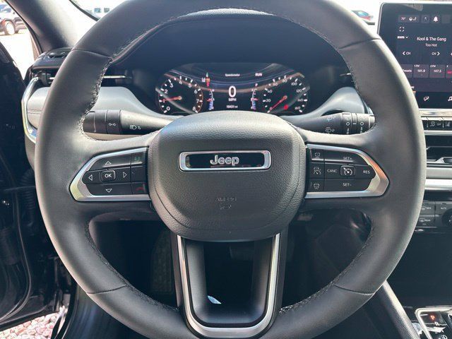 Used 2023 Jeep Compass Limited AWD/4WD image 27