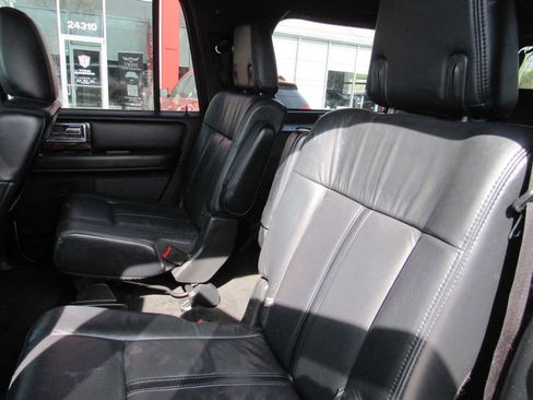 Used 2015 Lincoln Navigator L 4WD image 20