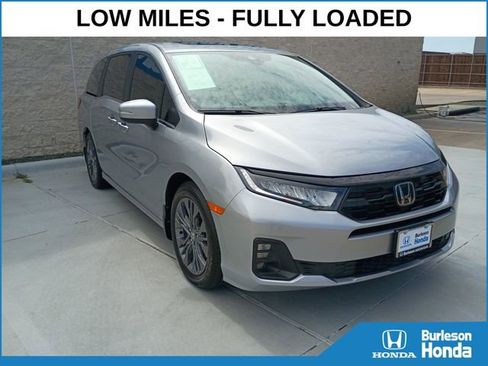 Used 2025 Honda Odyssey Touring image 12