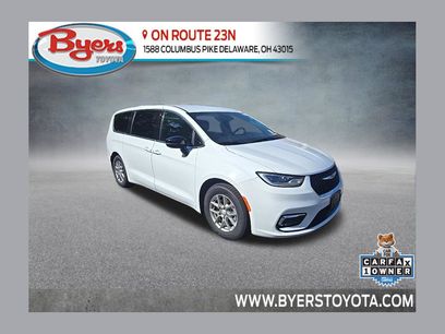 Used 2026 Chrysler Pacifica Select