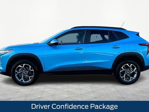 Certified 2025 Chevrolet Trax LT w/ Driver Confidence Package image 6