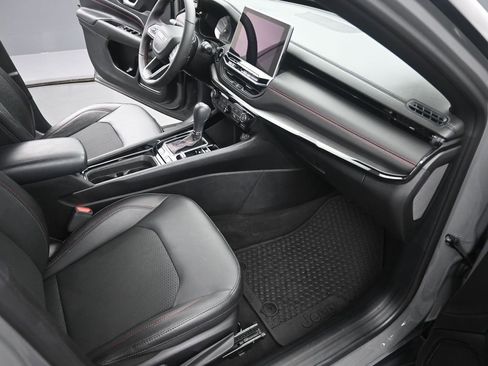 Used 2023 Jeep Compass Trailhawk w/ Trailhawk Convenience Group image 17