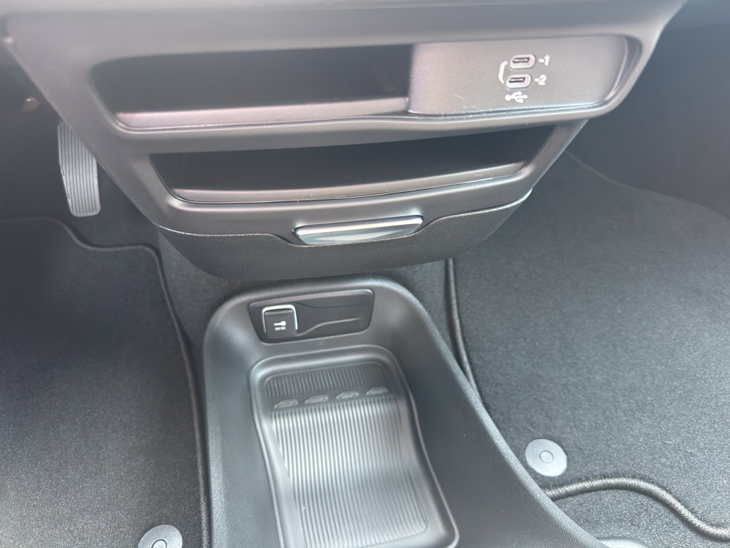 New 2027 Chrysler Pacifica Select FWD image 19