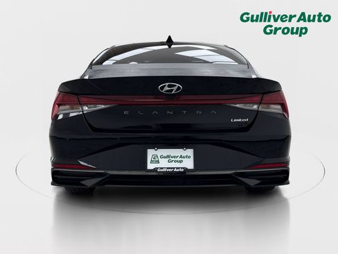 Used 2022 Hyundai Elantra Limited FWD image 7