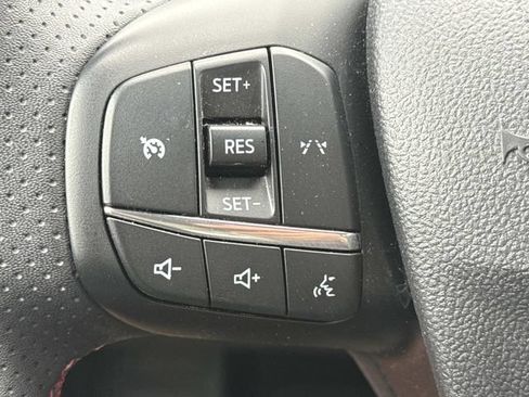 Used 2025 Ford Escape ST-Line AWD/4WD image 13