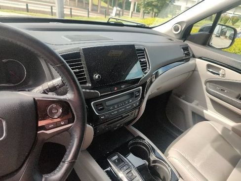 Used 2019 Honda Pilot Touring image 26