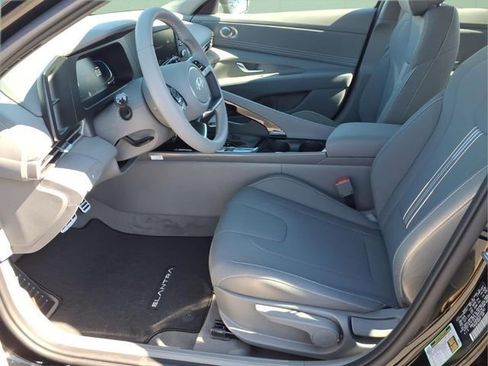 New 2026 Hyundai Elantra SEL Sport FWD image 14