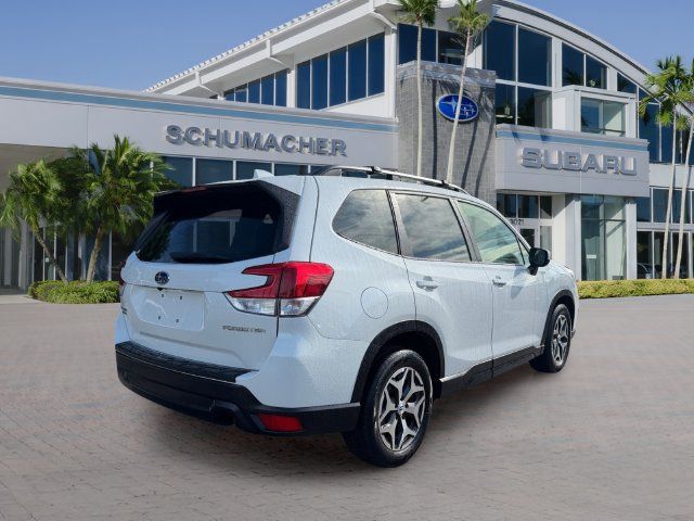 Used 2020 Subaru Forester Premium AWD/4WD image 7