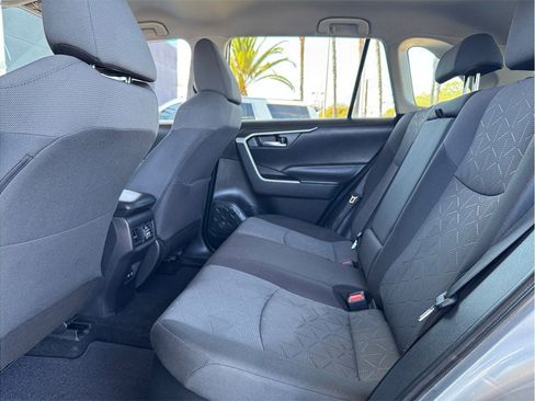 Used 2020 Toyota RAV4 XLE AWD/4WD image 20