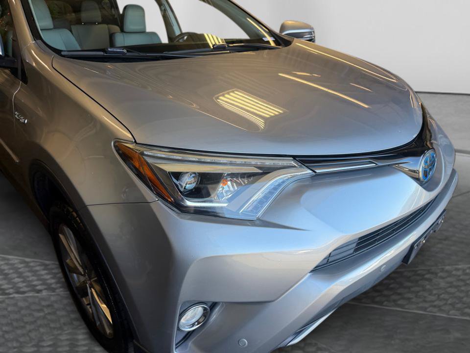 Certified 2017 Toyota RAV4 Limited w/ Carpet Mat Package AWD/4WD image 28