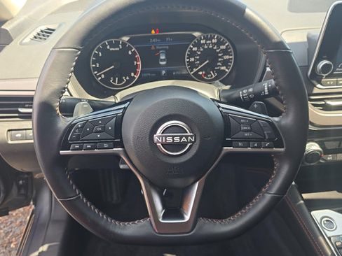 Used 2023 Nissan Altima 2.5 SR AWD/4WD image 11
