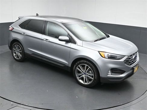 Certified 2022 Ford Edge Titanium w/ Class II Trailer Tow Package image 45
