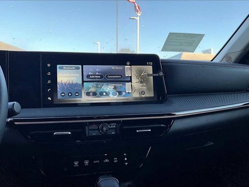 New 2025 Nissan Kicks SR w/ Illumination Package image 16