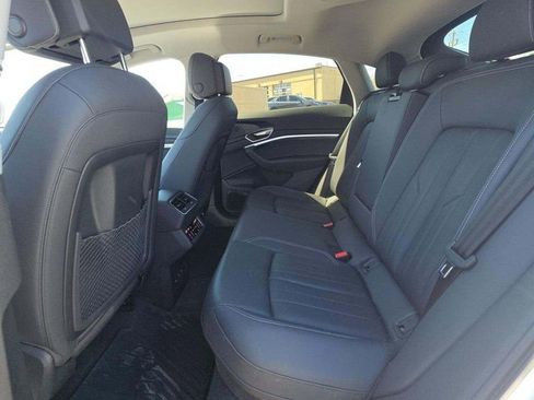 Used 2021 Audi e-tron Premium Plus w/ Premium Plus Package AWD/4WD image 4