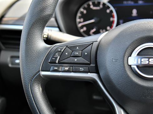 Used 2024 Nissan Altima 2.5 SV FWD image 28