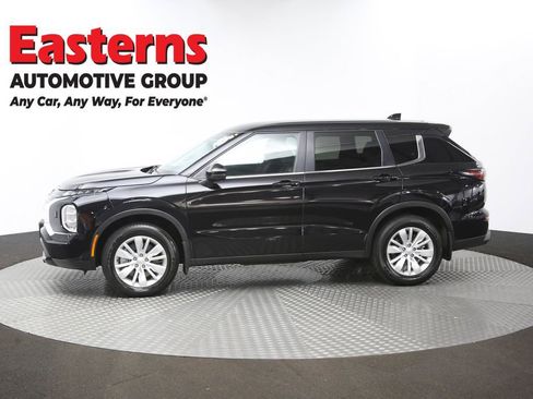 Used 2025 Mitsubishi Outlander ES image 59