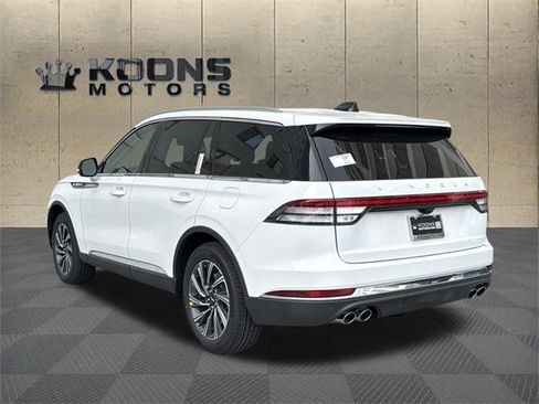 New 2026 Lincoln Aviator AWD image 3