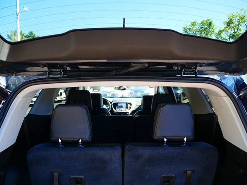 Used 2019 GMC Acadia SLE AWD/4WD image 32
